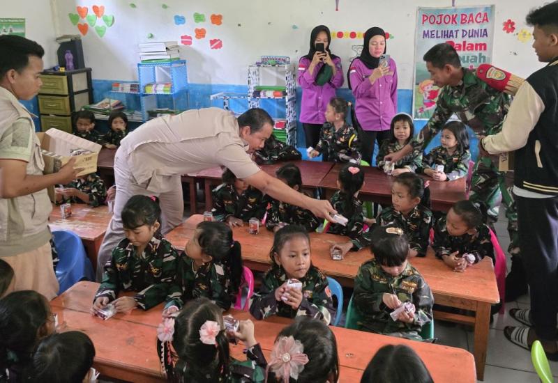 Secara Mandiri, Wakil Ketua II DPRD Musi Rawas Gelar Makan Bergizi Gratis 
