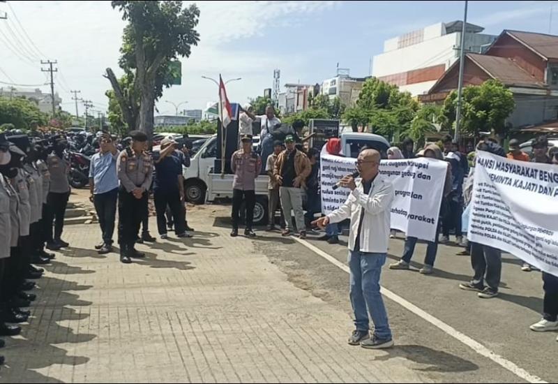 Tuntut Keadilan, Masyarakat Bengkulu Demo Ke Kejati dan Polda Bengkulu